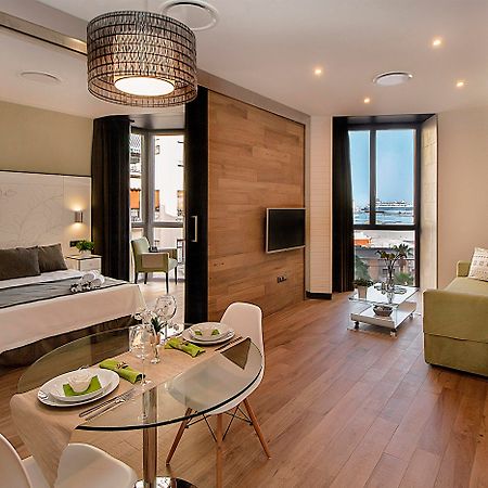 Apartamentos Suites Oficentro Deluxe Малага Екстер'єр фото