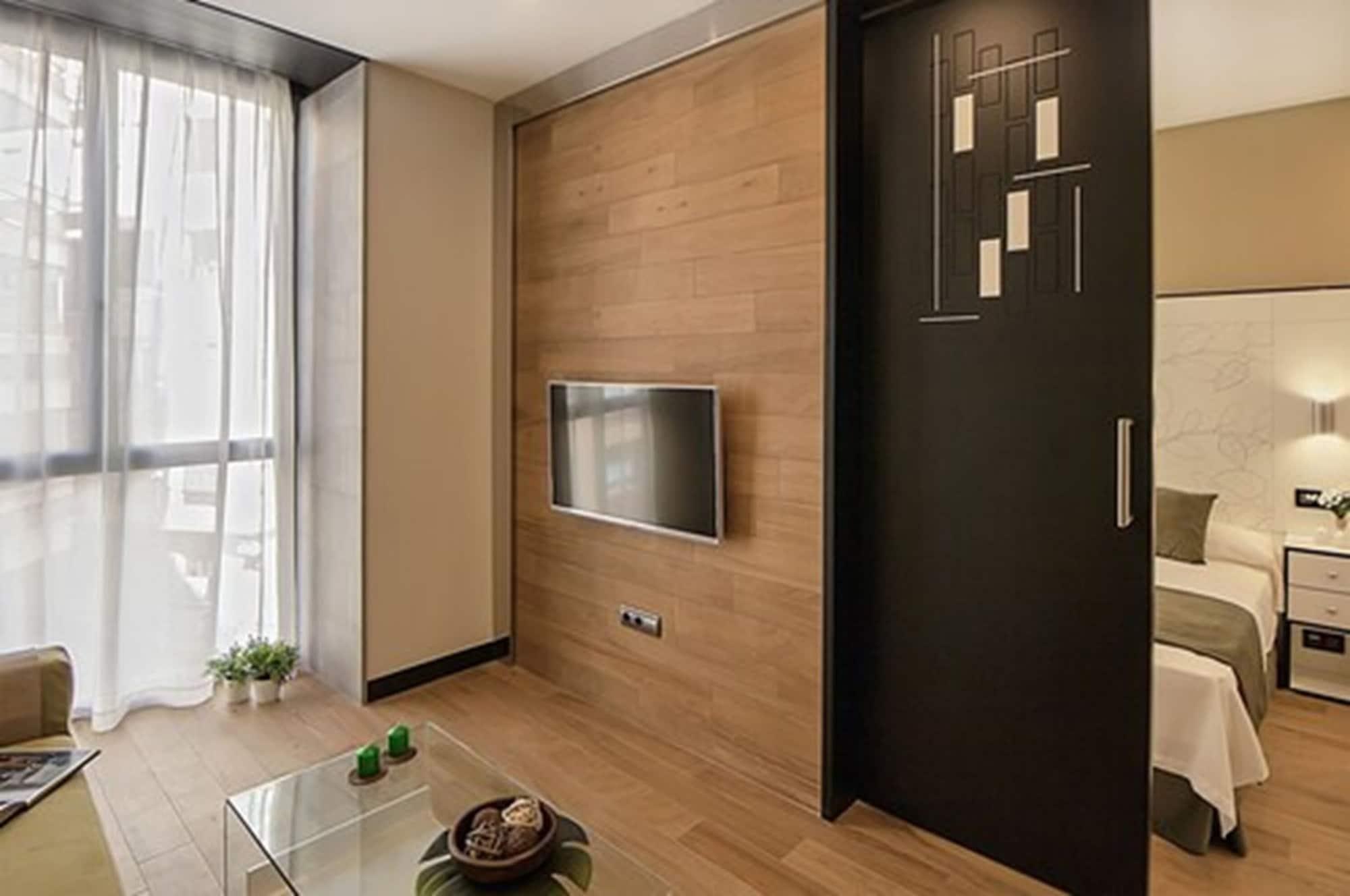 Apartamentos Suites Oficentro Deluxe Малага Екстер'єр фото