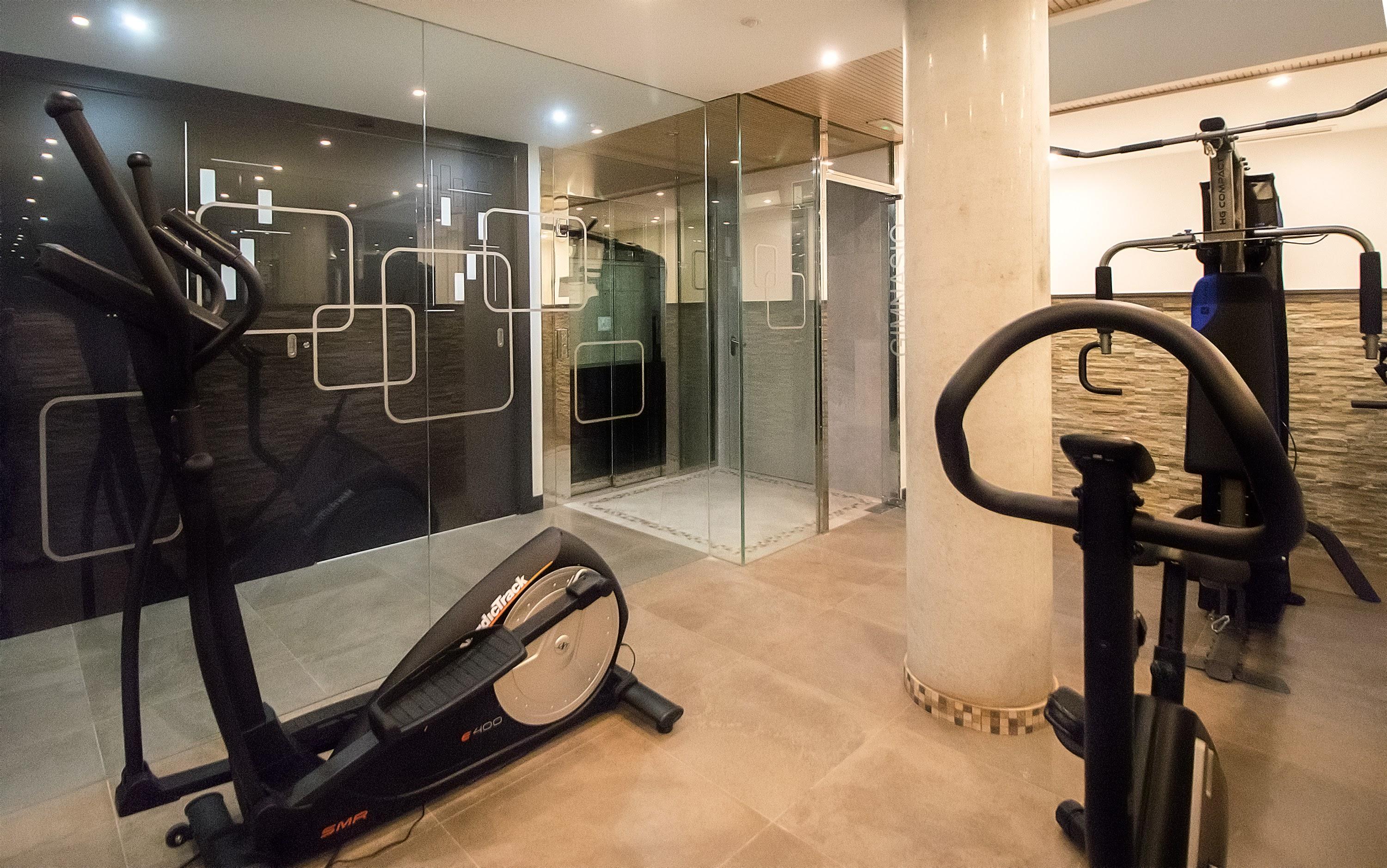 Apartamentos Suites Oficentro Deluxe Малага Екстер'єр фото