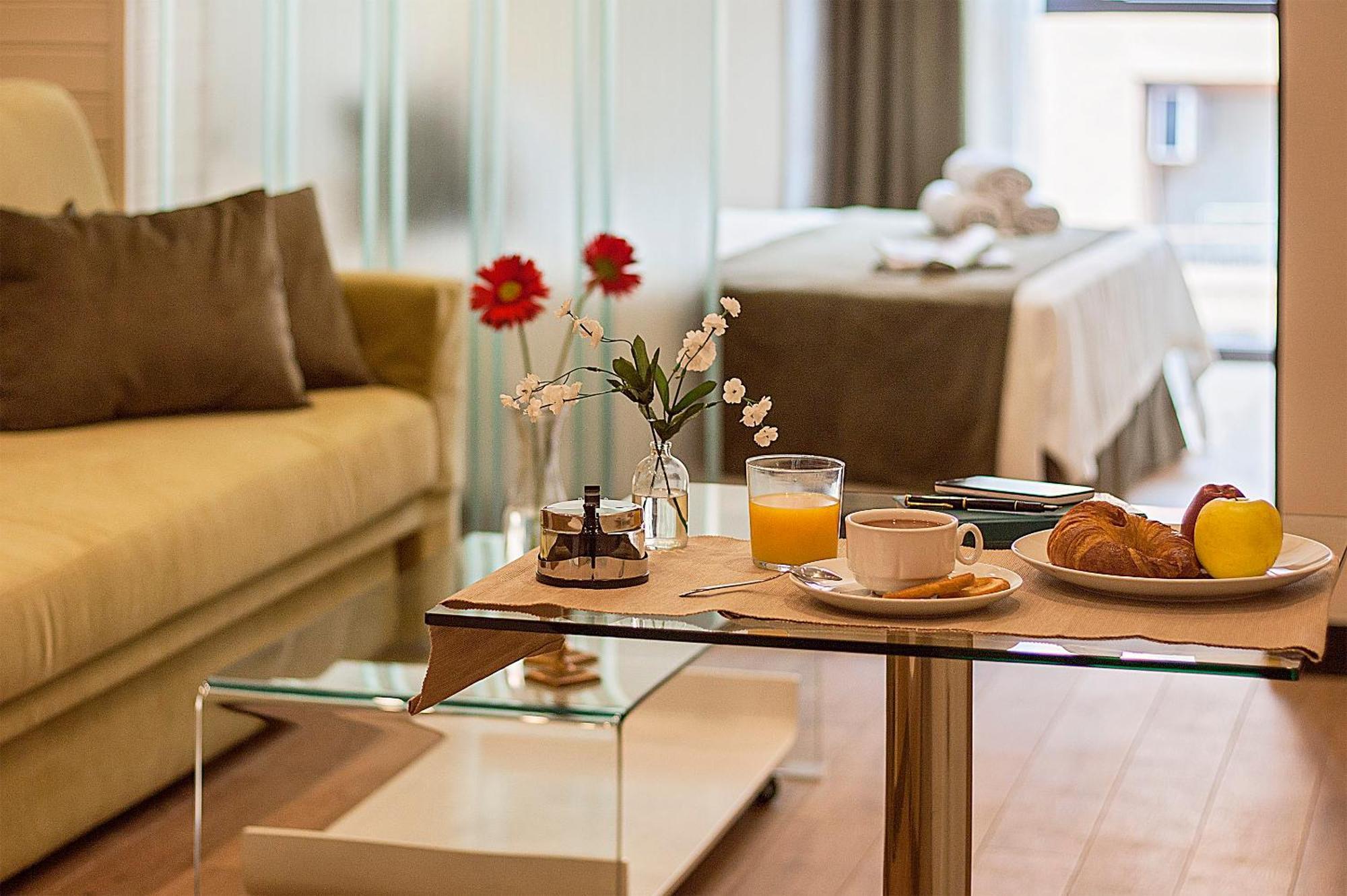 Apartamentos Suites Oficentro Deluxe Малага Номер фото