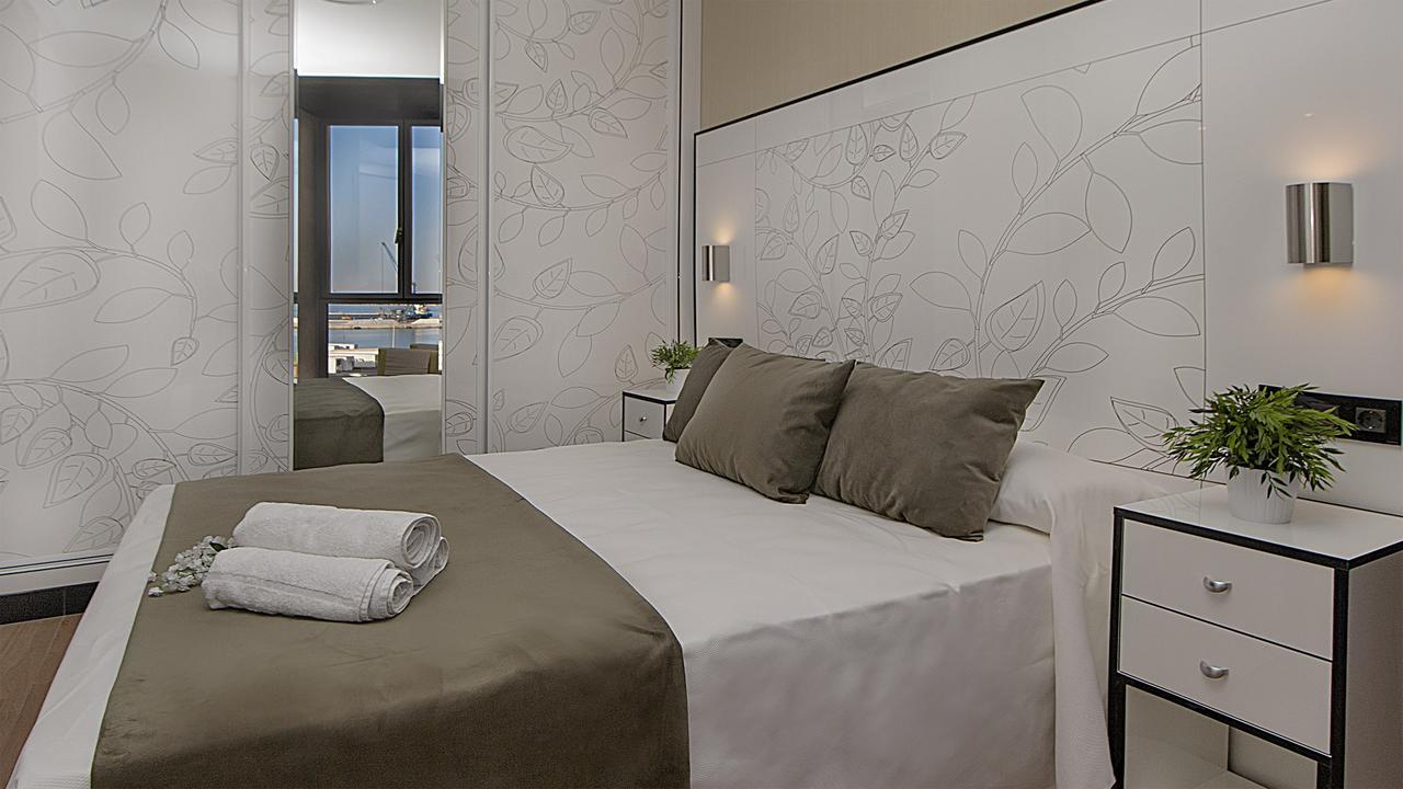 Apartamentos Suites Oficentro Deluxe Малага Екстер'єр фото