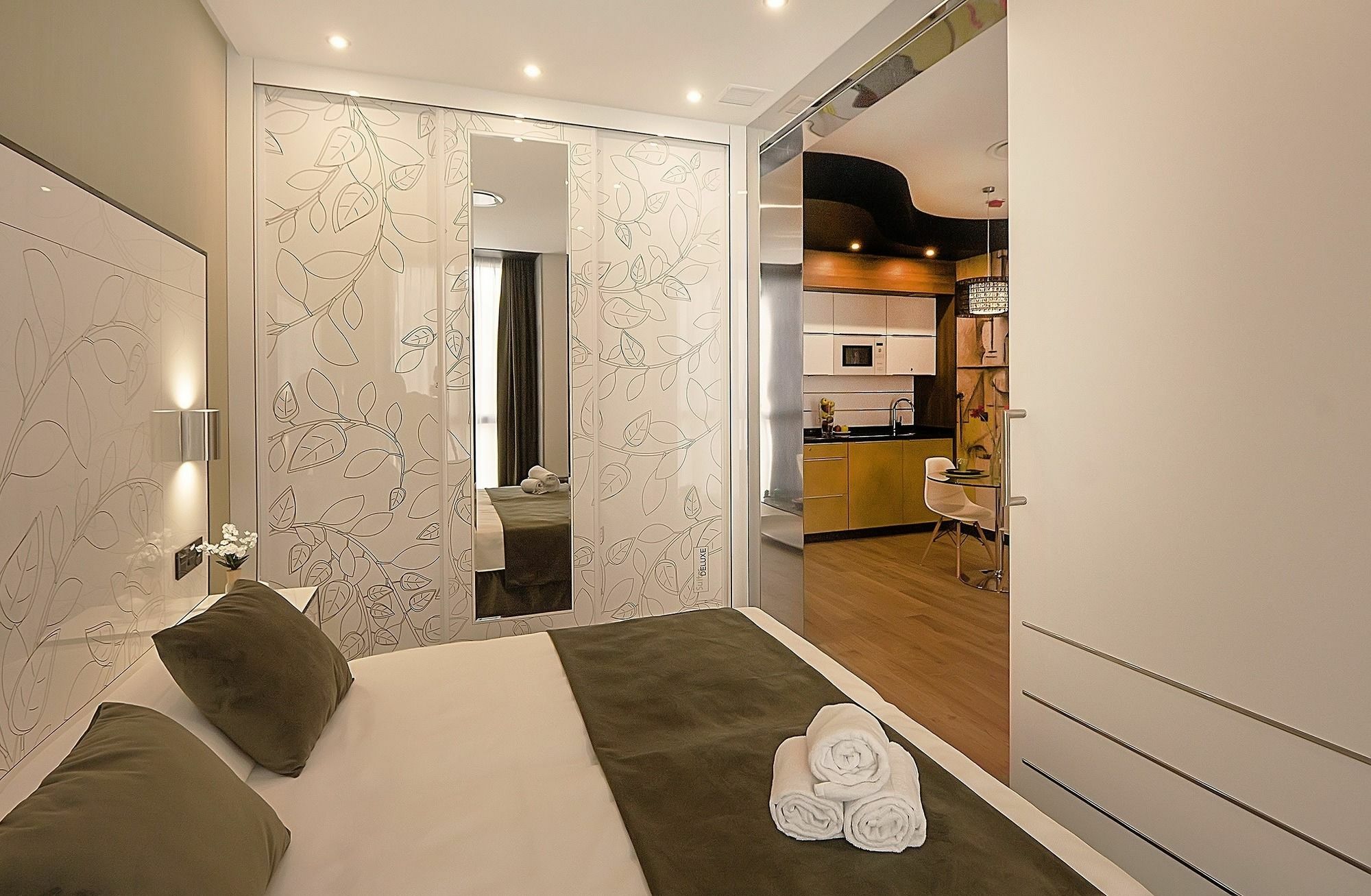 Apartamentos Suites Oficentro Deluxe Малага Екстер'єр фото
